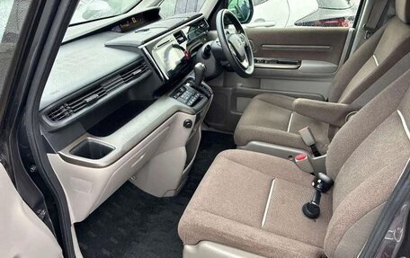 Honda Stepwgn IV рестайлинг, 2015 год, 1 080 000 рублей, 9 фотография