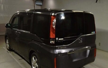 Honda Stepwgn IV рестайлинг, 2015 год, 1 080 000 рублей, 4 фотография