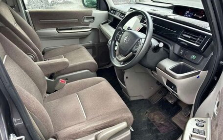 Honda Stepwgn IV рестайлинг, 2015 год, 1 080 000 рублей, 5 фотография