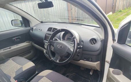 Toyota Passo III, 2004 год, 250 000 рублей, 4 фотография