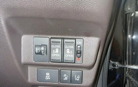 Honda Freed II, 2017 год, 1 350 000 рублей, 13 фотография