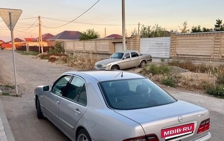 Mercedes-Benz E-Класс, 1997 год, 625 000 рублей, 5 фотография