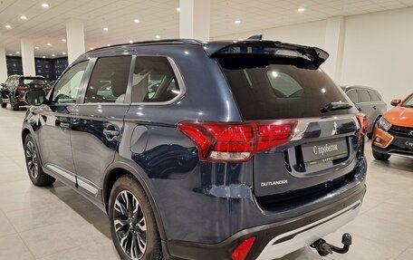Mitsubishi Outlander III рестайлинг 3, 2021 год, 1 900 000 рублей, 6 фотография