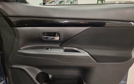 Mitsubishi Outlander III рестайлинг 3, 2021 год, 1 900 000 рублей, 21 фотография
