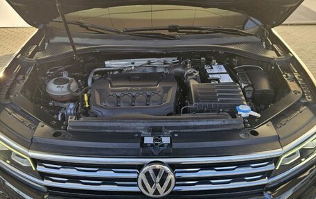 Volkswagen Tiguan II, 2019 год, 2 480 000 рублей, 21 фотография