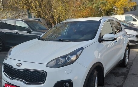 KIA Sportage IV рестайлинг, 2017 год, 2 000 000 рублей, 2 фотография