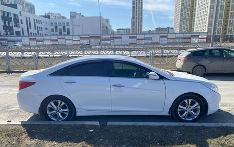 Hyundai Sonata VI, 2011 год, 1 090 000 рублей, 1 фотография