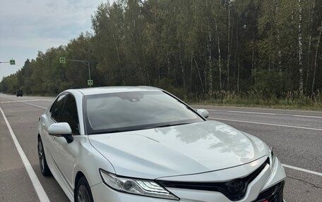 Toyota Camry, 2018 год, 3 148 999 рублей, 2 фотография