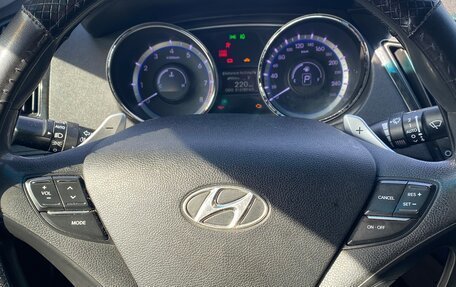 Hyundai Sonata VI, 2011 год, 1 090 000 рублей, 17 фотография