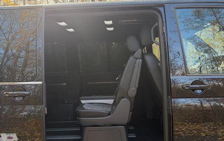 Volkswagen Multivan T6 рестайлинг, 2023 год, 10 000 000 рублей, 15 фотография