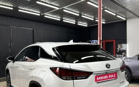 Lexus RX IV рестайлинг, 2020 год, 4 500 000 рублей, 3 фотография
