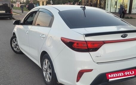 KIA Rio IV, 2017 год, 999 999 рублей, 3 фотография