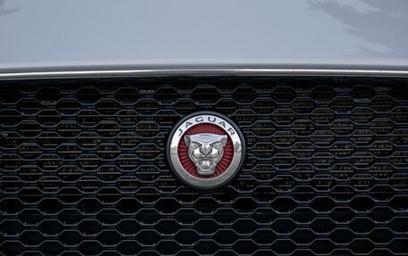 Jaguar XE I рестайлинг, 2016 год, 1 800 000 рублей, 5 фотография