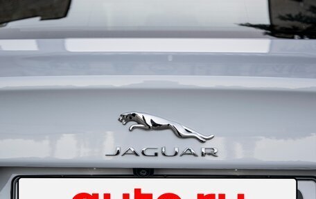Jaguar XE I рестайлинг, 2016 год, 1 800 000 рублей, 19 фотография