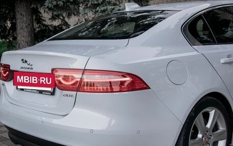Jaguar XE I рестайлинг, 2016 год, 1 800 000 рублей, 18 фотография