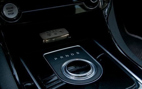 Jaguar XE I рестайлинг, 2016 год, 1 800 000 рублей, 32 фотография