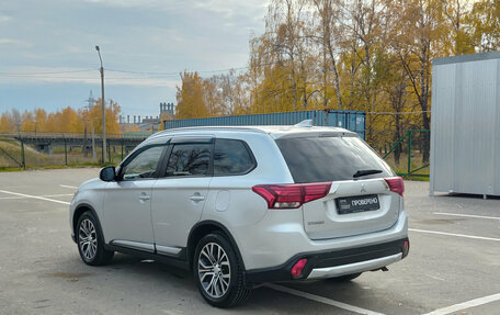 Mitsubishi Outlander III рестайлинг 3, 2018 год, 1 629 000 рублей, 8 фотография