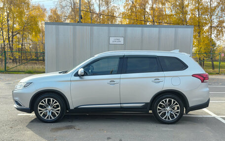 Mitsubishi Outlander III рестайлинг 3, 2018 год, 1 629 000 рублей, 10 фотография