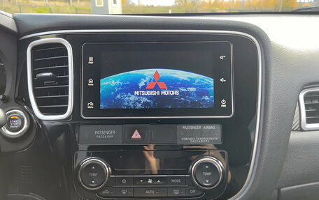 Mitsubishi Outlander III рестайлинг 3, 2018 год, 1 629 000 рублей, 18 фотография