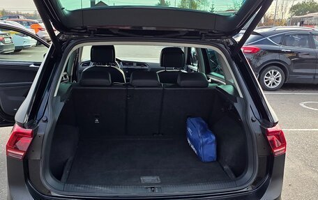 Volkswagen Tiguan II, 2017 год, 2 300 000 рублей, 12 фотография