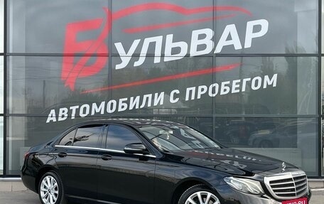 Mercedes-Benz E-Класс, 2017 год, 2 300 000 рублей, 1 фотография
