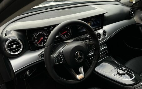 Mercedes-Benz E-Класс, 2017 год, 2 300 000 рублей, 13 фотография