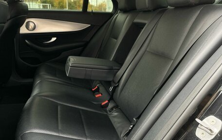 Mercedes-Benz E-Класс, 2017 год, 2 300 000 рублей, 20 фотография