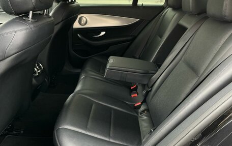 Mercedes-Benz E-Класс, 2017 год, 2 300 000 рублей, 21 фотография