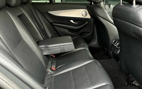 Mercedes-Benz E-Класс, 2017 год, 2 300 000 рублей, 24 фотография