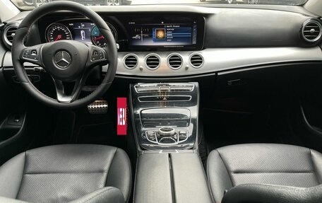 Mercedes-Benz E-Класс, 2017 год, 2 300 000 рублей, 34 фотография