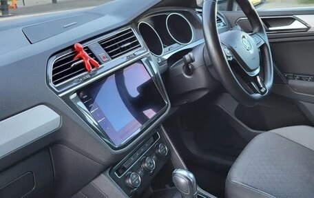 Volkswagen Tiguan II, 2017 год, 1 850 000 рублей, 9 фотография