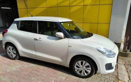 Suzuki Swift IV рестайлинг, 2021 год, 1 200 000 рублей, 3 фотография