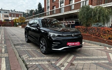 Volkswagen Tiguan, 2024 год, 4 380 000 рублей, 3 фотография