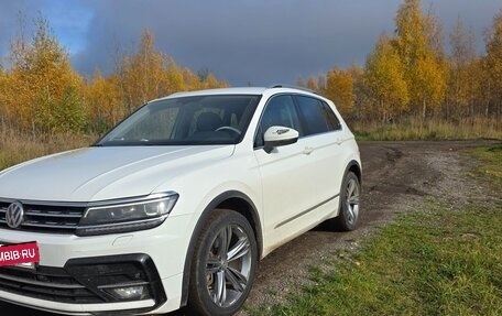 Volkswagen Tiguan II, 2018 год, 2 750 000 рублей, 2 фотография