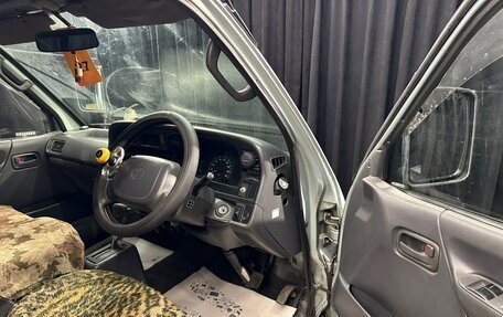 Toyota HiAce H100, 2001 год, 659 000 рублей, 10 фотография