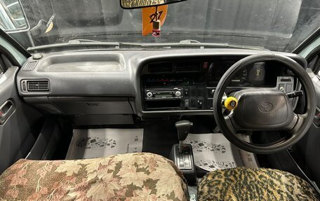 Toyota HiAce H100, 2001 год, 659 000 рублей, 16 фотография