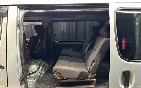 Toyota HiAce H100, 2001 год, 659 000 рублей, 18 фотография
