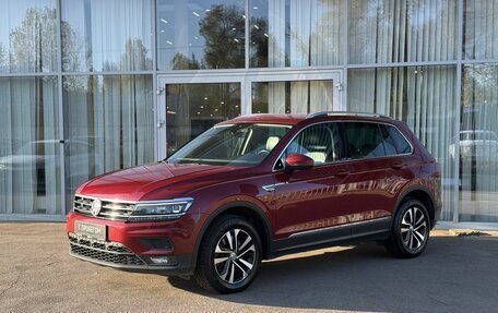 Volkswagen Tiguan II, 2019 год, 2 699 000 рублей, 1 фотография