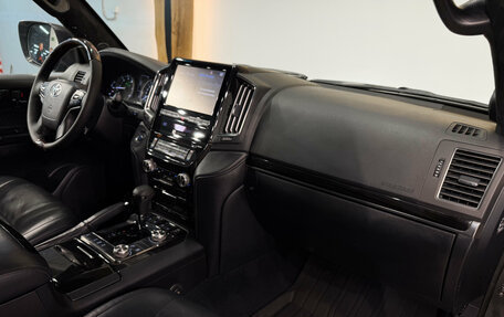 Toyota Land Cruiser 200, 2015 год, 5 500 000 рублей, 17 фотография