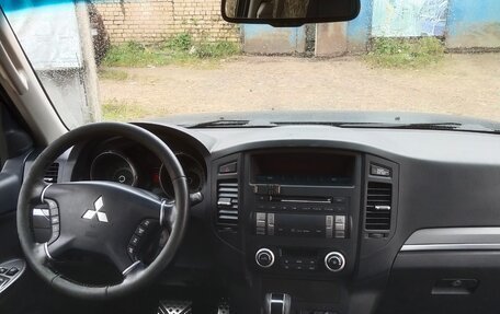 Mitsubishi Pajero IV рестайлинг 2, 2013 год, 2 600 000 рублей, 7 фотография