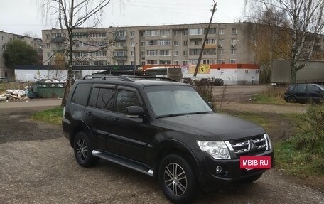 Mitsubishi Pajero IV рестайлинг 2, 2013 год, 2 600 000 рублей, 3 фотография