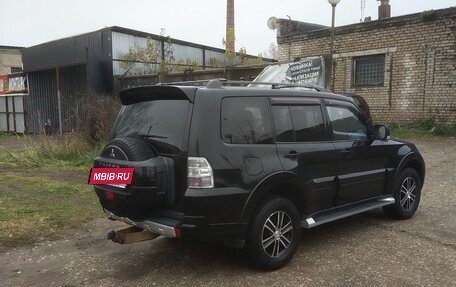 Mitsubishi Pajero IV рестайлинг 2, 2013 год, 2 600 000 рублей, 2 фотография