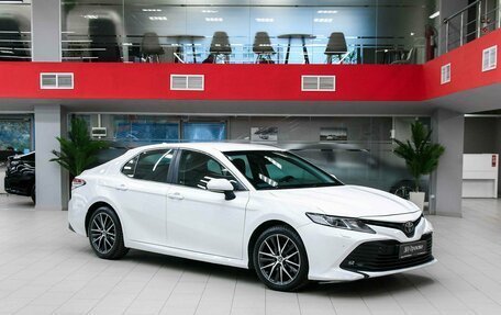 Toyota Camry, 2020 год, 1 850 000 рублей, 3 фотография