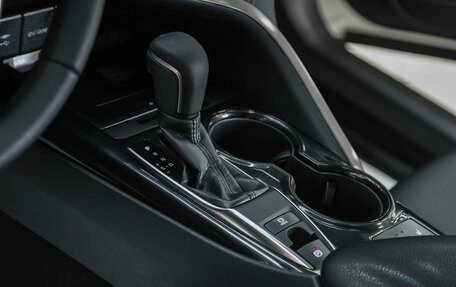 Toyota Camry, 2020 год, 1 850 000 рублей, 6 фотография