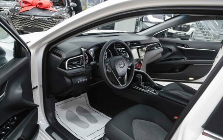 Toyota Camry, 2020 год, 1 850 000 рублей, 8 фотография