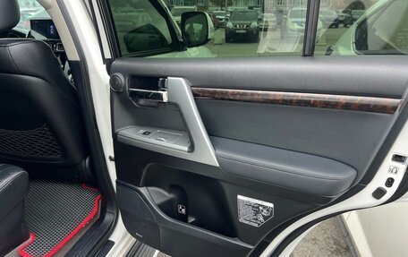Toyota Land Cruiser 200, 2013 год, 3 190 000 рублей, 18 фотография