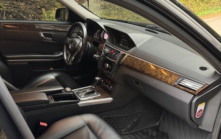Mercedes-Benz E-Класс, 2010 год, 1 200 000 рублей, 8 фотография