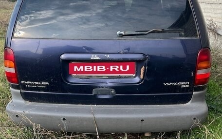 Chrysler Voyager III, 1999 год, 50 000 рублей, 2 фотография