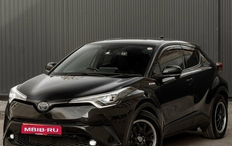 Toyota C-HR I рестайлинг, 2018 год, 2 315 000 рублей, 1 фотография