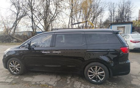 KIA Carnival III, 2019 год, 3 050 000 рублей, 4 фотография